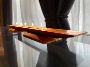 Bougeoir décoratif artisanal en résine et bois avec bougie d'aromathérapie pour la maison, l'hôtel, la Saint-Valentin et les mariages - Product Image 3