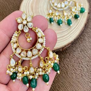 ต่างหูชุบทองพรีเมี่ยมแบบดั้งเดิมที่มีหินประกายดูสำหรับปาร์ตี้สวมใส่เครื่องประดับแฟชั่นสำหรับผู้หญิง - Product Image 1