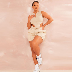 Conjunto de entrenamiento de dos piezas de talla grande Top corto recortado sin mangas con pantalones cortos de cintura alta con cordón para mujer - Product Image 2