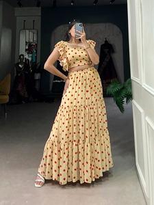 El último traje de diseñador de tendencia hermosa Georgette Lehenga Choli con trabajo de estampado de lunares proveedor y exportador al por mayor - Product Image 5