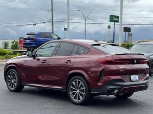 Dernière <span class=keywords><strong>BMW</strong></span> <span class=keywords><strong>X6</strong></span> Rouge 2025 d'<span class=keywords><strong>occasion</strong></span>, intérieur foncé, sièges en cuir, toit ouvrant, SUV, camionnette, au meilleur <span class=keywords><strong>prix</strong></span>, voiture de qualité - Product Image 4