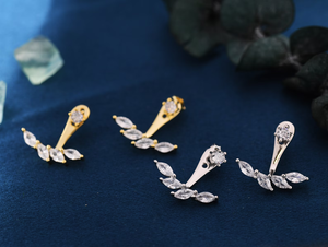 Boucles d'oreilles en diamant cultivé en laboratoire en or 10 carats Design élégant en forme d'émeraude Bijoux de confort de tous les jours pour les fêtes - Product Image 3