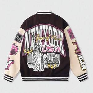 Vente en gros, nouvel arrivage de vestes universitaires brodées en chenille 3D avec logo personnalisé, vestes confortables en cuir tendance pour la saison d'hiver - Product Image 2