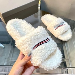 Pantuflas de Diseñador de Lujo para Hombre, Pantuflas de Plataforma con Forro de Peluche y Bordado, Zapatos Cálidos para Mujer - Product Image 3