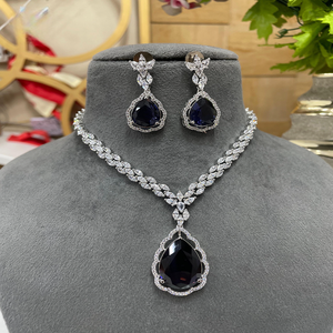 Ensemble de collier élégant en zircon cubique et boucles d'oreilles assorties Sparkling Bridal, bijoux de soirée pour femmes Collier de luxe pour filles - Product Image 1