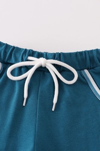 Conjunto de Pantalones Cortos con Bolsillos y Rayas Color Verde Azulado para Niños Honeydew, Estilo Casual Elegante, Rayas Audaces para las Aventuras Diarias de los Niños (Spandex/Algodón) - Product Image 4