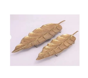 Elegante bandeja de metal con diseño de hoja de oro, duradera y elegante para servir bebidas, decoración de aperitivos - Product Image 2