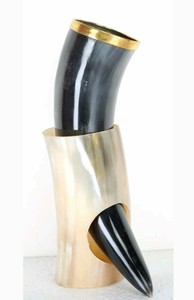 Cuerno Vikingo para Beber, Pulido a Mano, Ecológico, Disfruta de las Fiestas Vikingas con este Único Vaso Artesanal Diseñado para los Vikingos - Product Image 3
