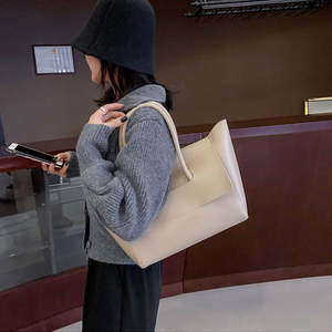 Sac fourre-tout en cuir PU de luxe pour femmes Logo imprimé personnalisé Sac à main à bandoulière Vente en gros d'usine - Product Image 5