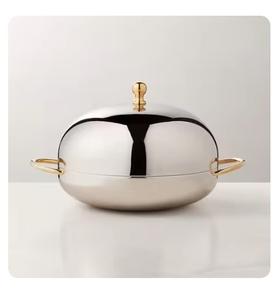 Casserole au design unique en métal fini or au look exquis Chauffe-plat de luxe pour les fêtes et les événements du Moyen-Orient - Product Image 4