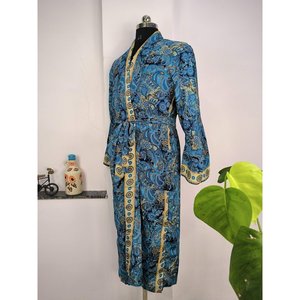 Kimono de Satén Estilo Boho para Hombre, Elegante Bata de Satén con Estampado Paisley Azul y Amarillo de Man Regal House, Vestido de Playa Persa Real - Product Image 6