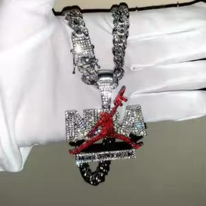 Pendentif personnalisé avec lettres et diamants en moissanite, bijoux hip-hop glacés, pendentif en diamant pour hommes et femmes en provenance d'Inde - Product Image 3