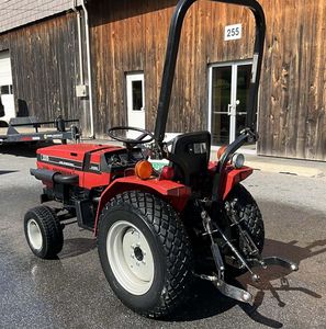 Mini Tractor Agrícola Usado Case IH 235 de 18 HP - Product Image 3