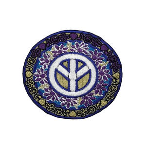 Patchs de broderie à coudre en fer de haute qualité Conception de logo de mode pour l'utilisation de chapeau Techniques brodées - Product Image 1