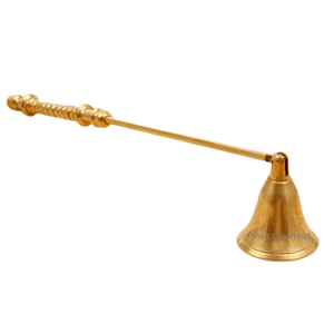 Abatidor de velas de Metal de latón decorativo dorado hecho a mano con mango de diseñador para decoración del hogar y poner velas - Product Image 1