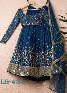 Hermosa colección de diseñador Lehenga Choli para mujer, trabajo de bordado de secuencia pesada de Georgette para bodas y cócteles - Product Image 3
