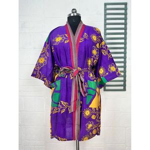 เสื้อคลุมสไตล์วินเทจโบโฮสำหรับฤดูร้อน ลายมัดย้อม ทำจากผ้าฝ้ายรีไซเคิล  แบบเปิด  สีม่วงเหลืองลายดอกไม้  เหมาะสำหรับใส่ไปทะเลหรือใส่คู่กับชุดว่ายน้ำ - Product Image 1