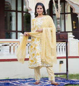 Décontracté Jaune Floral Brodé Anarkali Kurta avec Pantalon & Motif Dupatta-Décoré Cheville-Longueur - Product Image 2