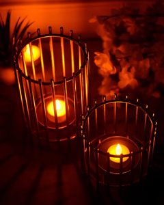 ที่ใส่เทียนโลหะลวดตาข่ายเปิดกลิ่นหอมแบบกำหนดเองของตกแต่งบ้านพร้อมกลิ่นหอมเฉพาะตัว - Product Image 1