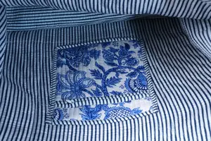 Bolso de mano con estampado floral acolchado Kantha indio tradicional, accesorio de moda personalizado informal grande a la moda - Product Image 2