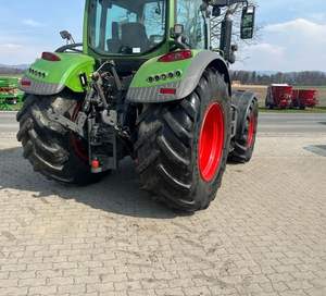 Tracteur Fendt 724 Vario d'occasion à vendre Tracteur agricole à roues 250HP avec engrenage moteur et roulement d'origine - Product Image 2