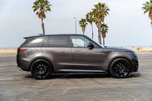 Range Rover Sport P400 SE Dynamic 2023 d'occasion en excellent état - Product Image 3