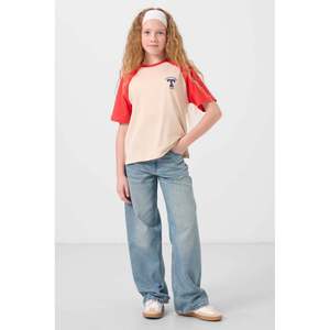 TOMMYLIFE Camiseta de algodón con cuello redondo y estampado para niñas, corte holgado, cómoda y elegante, blanca y beige, para jóvenes - Product Image 2