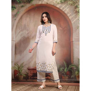ชุดคุर्ตาผ้าฝ้ายปักลายสีขาวสำหรับผู้หญิง พร้อมกางเกงปาลาซโซ่และผ้าคลุมไหล่ ชุดส่าหรีผ้าจอร์เจตต์แบบเย็บสำเร็จ - Product Image 5