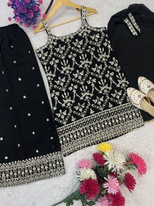 Costume sans manches en faux georgette de créateur avec pantalon plazzo ample - Product Image 3