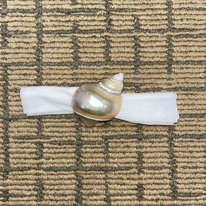 Rond de serviette en coquillage de mer poli à partir de coquillages naturels pour mariage à la plage ou restaurant de bord de mer Origine vietnamienne - Product Image 3