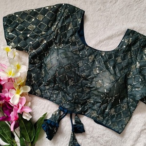 À la mode Attrayant Fantaisie Designer Outfit Vente Chaude Dernière Georgette Lourde Chemisier Avec Séquence Travail Fournisseur De L'Inde - Product Image 1