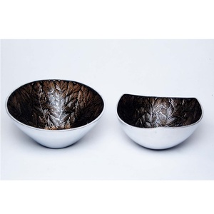 Trending Decorative Silver Leaf Serving Tray Leaf Shape Enamel Aluminum Bowl Metal Dish for Home Table Top & Restaurant Use Item - Product Image 2