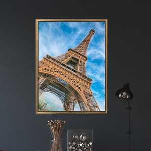 Impresión en lienzo de la Torre Eiffel: arte emblemático de París para decoración del hogar, con marco dorado - Product Image 1