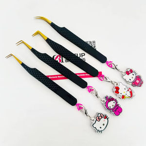 Pince à épiler d'extension de cils à pointe dorée incurvée à revêtement en poudre noire à 90 degrés avec conception de découpe de coeur du diable et outil de beauté porte-clés - Product Image 1