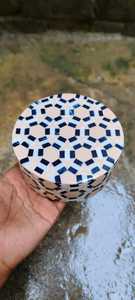 Cajas de regalo redondas hechas a mano personalizadas para decoración del hogar con incrustaciones de madreperla y resina en madera para reventa de tiendas - Product Image 4