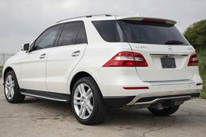 Mercedes-Benz ML350 d'occasion en excellent état, modèle 2014, sans accident, conduite à gauche/droite - Product Image 3