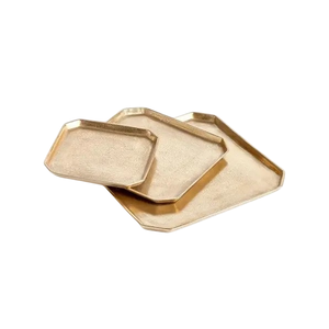 Meilleur prix Ensemble de plateau de service en métal décoratif fait à la main avec finition dorée utilisé pour la décoration de la maison et le service - Product Image 1