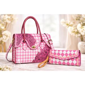 Ensemble de 2 pièces assorti : Sac fourre-tout en cuir à carreaux rose et blanc de luxe 2026 et pochette à main en cuir de vache travaillé à la main - Product Image 1