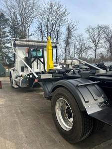 Camión Tractor Comercial de Larga Distancia para Trabajo Pesado 6x4 con Cabina y Chasis, Camión con Gancho Elevador Diésel para Transporte Industrial - Product Image 3