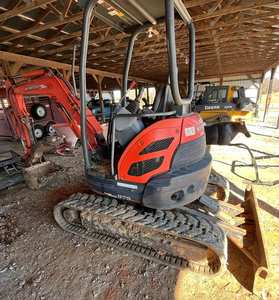 Miniexcavadora Kubota U25 2022: Potencia Compacta con Giro de Cola Cero y Versatilidad Superior - Product Image 6