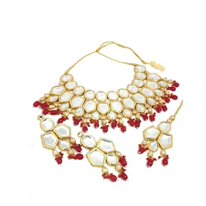 Ensemble de bijoux de mariée sertis de perles rouges Kundan et de perles, plaqué or 24 carats pour mariage - Product Image 5
