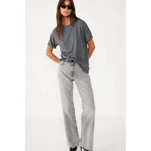 T-shirt basique ComfortFit pour femme, coupe classique, décontracté, 100 % coton, col rond, manches courtes, sans motif, disponible chez Mega Merchant - Product Image 4