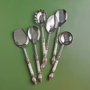 Ensemble de saladier en métal de qualité supérieure avec poignée en nacre Cuillère et fourchette design pour table à manger moderne - Product Image 3