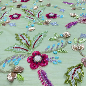 Tissu de robe brodé à la main en 3D, travail artisanal, emballé sur mesure par un fabricant indien pour une silhouette de fête ou de plage - Product Image 1