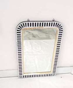 Forme personnalisée et design moderne cadre de miroir suspendu fait à la main en bois os incrustation de résine pour Diwali ou mariage - Product Image 2