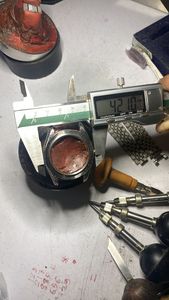 นาฬิกาโมอิสซาไนต์ VVS คุณภาพสูง ดีไซน์คลาสสิก ตัวเรือนสแตนเลสสตีลชุบไวท์โกลด์ ระบบอัตโนมัติ หรูหรา สไตล์ฮิปฮอป พร้อมกลไกตูร์บิญอง จากวิดีจิ จิวเวลรี่ - Product Image 4