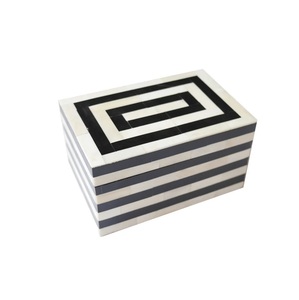 Caja de almacenamiento con incrustaciones de hueso de lujo con hermoso patrón geométrico y superficie brillante para decoración del hogar a un precio asequible - Product Image 1