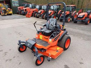 Tondeuse autoportée Kubota ZD1211, tondeuse à gazon diesel avec bac de collecte, haute performance, machine compacte pour la tonte des pelouses - Product Image 4