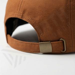 หมวกเบสบอลรุ่นที่ดีที่สุด สไตล์สปอร์ต ปรับขนาดได้ ผ้าเดนิม 100% ผ้าฝ้าย สำหรับทุกเพศ หลายสี หมวกซอฟต์บอลสำหรับฝึกซ้อม สตรีทแวร์ สีสั่งทำได้ - Product Image 6