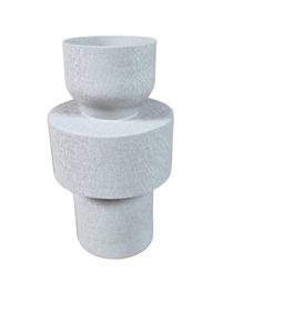 Florero artístico de metal de hierro con un diseño bellamente diseñado para hacer una declaración en interiores elegantes y lujosos - Product Image 4